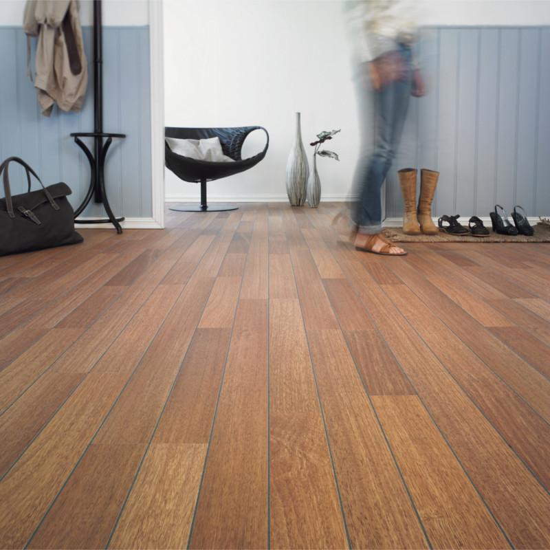 Parquet stratifié pas cher 12 mm chêne marron taupe