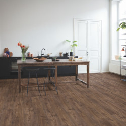 Lame PVC clipsable "Chêne d'automne chocolat PUCL40199" - Livyn Pulse Click QUICK STEP (résistant)