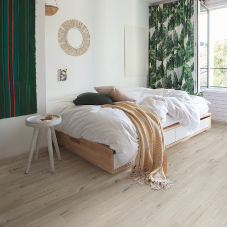 Lame PVC clipsable "Chêne coton blush blanc PUCL40200" - Livyn Pulse Click QUICK STEP (résistant)