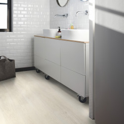 Lame PVC clipsable "Chêne brise marine clair PUCL40079" - Livyn Pulse Click QUICK STEP (résistant)