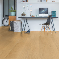 Lame PVC clipsable "Chêne miel pur PUCL40098" - Livyn Pulse Click QUICK STEP (résistant)