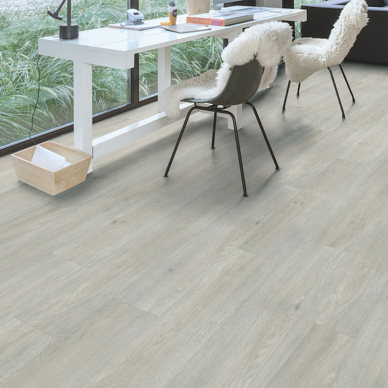 Lame PVC clipsable "Chêne clair soyeux BACL40052" - Livyn Balance Click QUICK STEP (résistant)