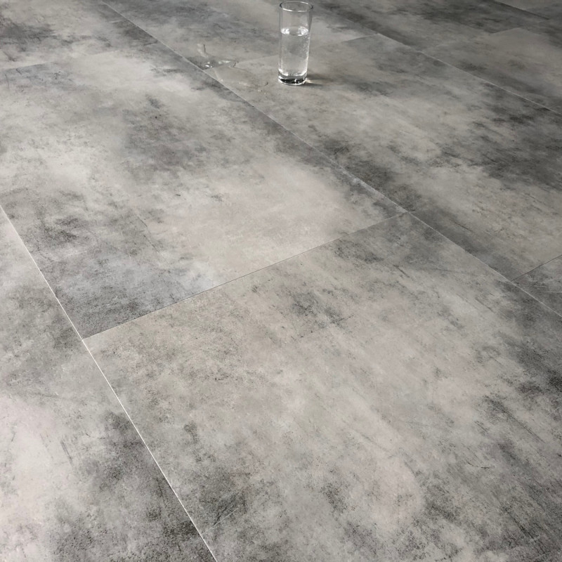 Dalle PVC clipsable sous-couche intégrée "Polished Limestone Light" - Click Stone XL Rigicore 5.5 - CONTESSE