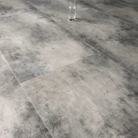 Dalle PVC clipsable sous-couche intégrée "Polished Limestone Light" - Click Stone XL Rigicore 5.5 - CONTESSE
