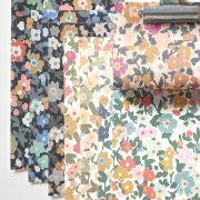 Papier peint Pansy lilas et beige rosé - FLOWER MARKET - Casadeco - FLOM89215404