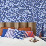 PAPIER PEINT SYMBOL bleu indigo Majorelle - MILANO SIXTIES - CASADECO - MISI89356606