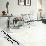 Dalle PVC clipsable - Marbre de Carrare - AVSTT40136 - Oro Base - Alpha Vinyl - QUICK STEP (SANS SOUS-COUCHE INTÉGRÉE)