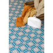 Sol PVC - Alma Peps - carreaux de ciment fleur bleu, gris blanc - Booster - GERFLOR - rouleau 2M