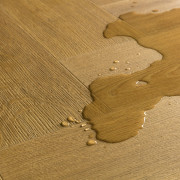 Sol Stratifié - Bâton Rompu Chevron Chêne cannelle - IMD8244 - Impressive Design - QUICK STEP