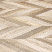 Sol PVC - Pamera 537 parquet chevron Pointe de Hongrie chêne miel - Loft - IVC - rouleau 4M