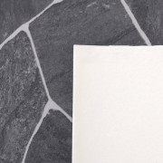 Sol PVC - Néro 579 - Dalle opus incertum gris anthracite et blanc - Bingo - Essential - IVC - rouleau 3M