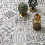 Sol PVC - Carcassonne 529M - Carreaux de ciment beige et gris - Optima Phonitec - Beauflor - rouleau 4M