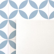 Sol PVC - Magali carrelage origami blanc et bleu nordique- Bingo - Essential - IVC - rouleau 2M