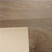 Sol PVC - Calais 596 Parquet chêne foncé - Essential - Vigan - IVC - rouleau 4M